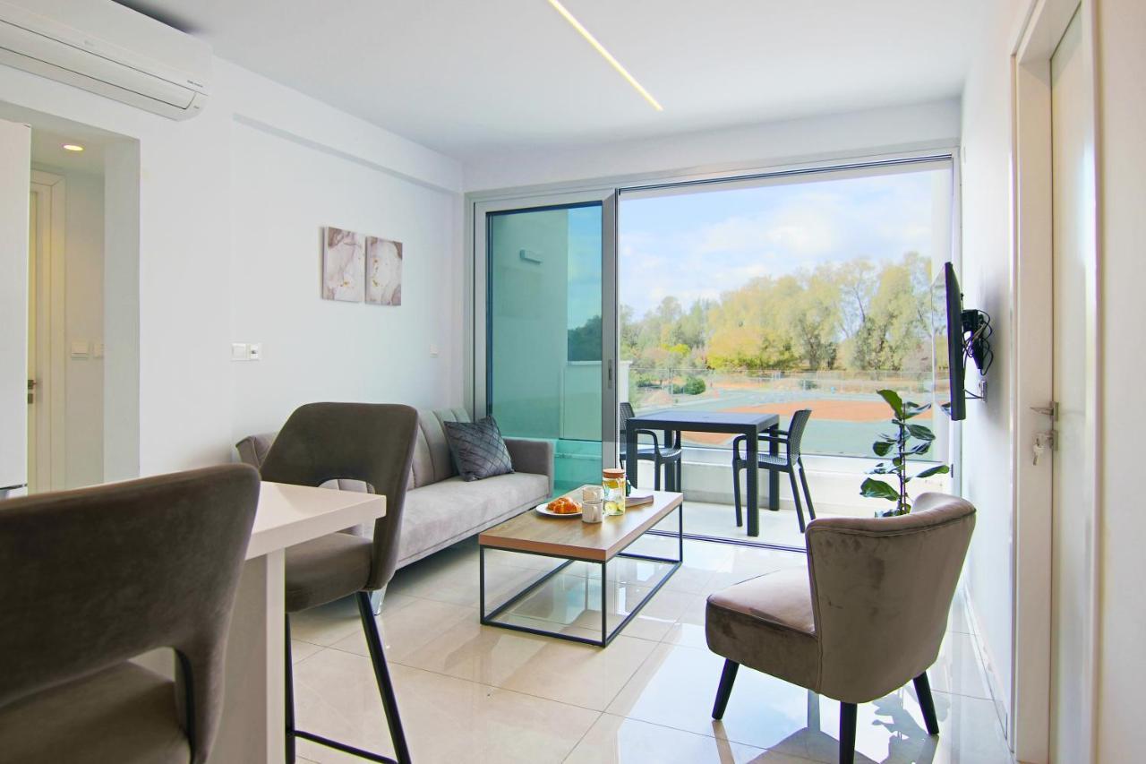 Апартаменты Phaedrus Living - Seaside Executive Flat Harbour 202 Пафос Экстерьер фото