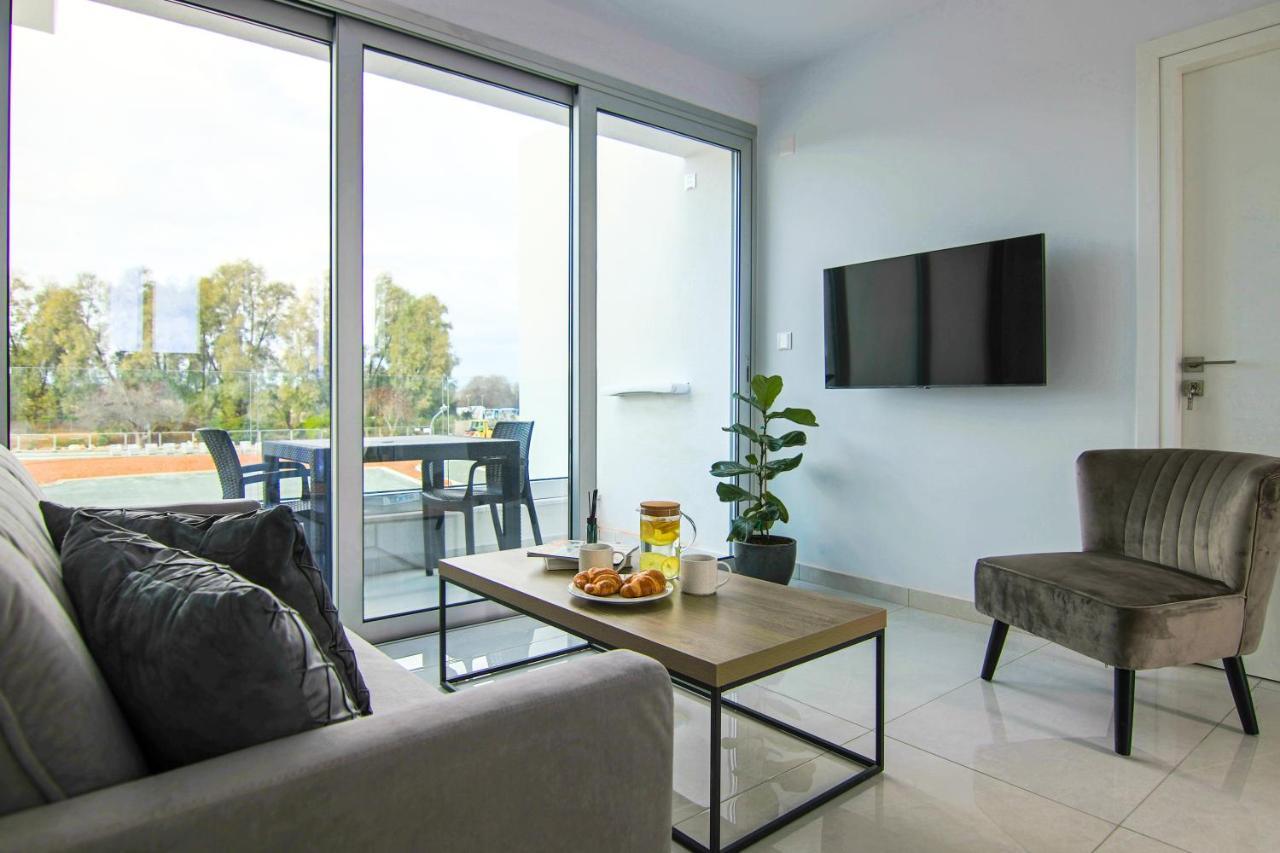 Апартаменты Phaedrus Living - Seaside Executive Flat Harbour 202 Пафос Экстерьер фото