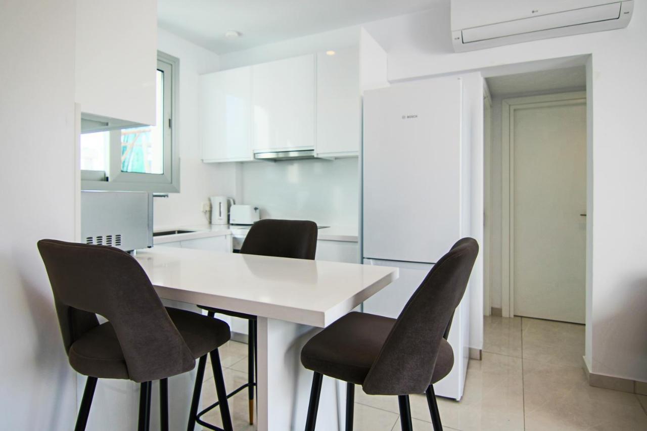 Апартаменты Phaedrus Living - Seaside Executive Flat Harbour 202 Пафос Экстерьер фото