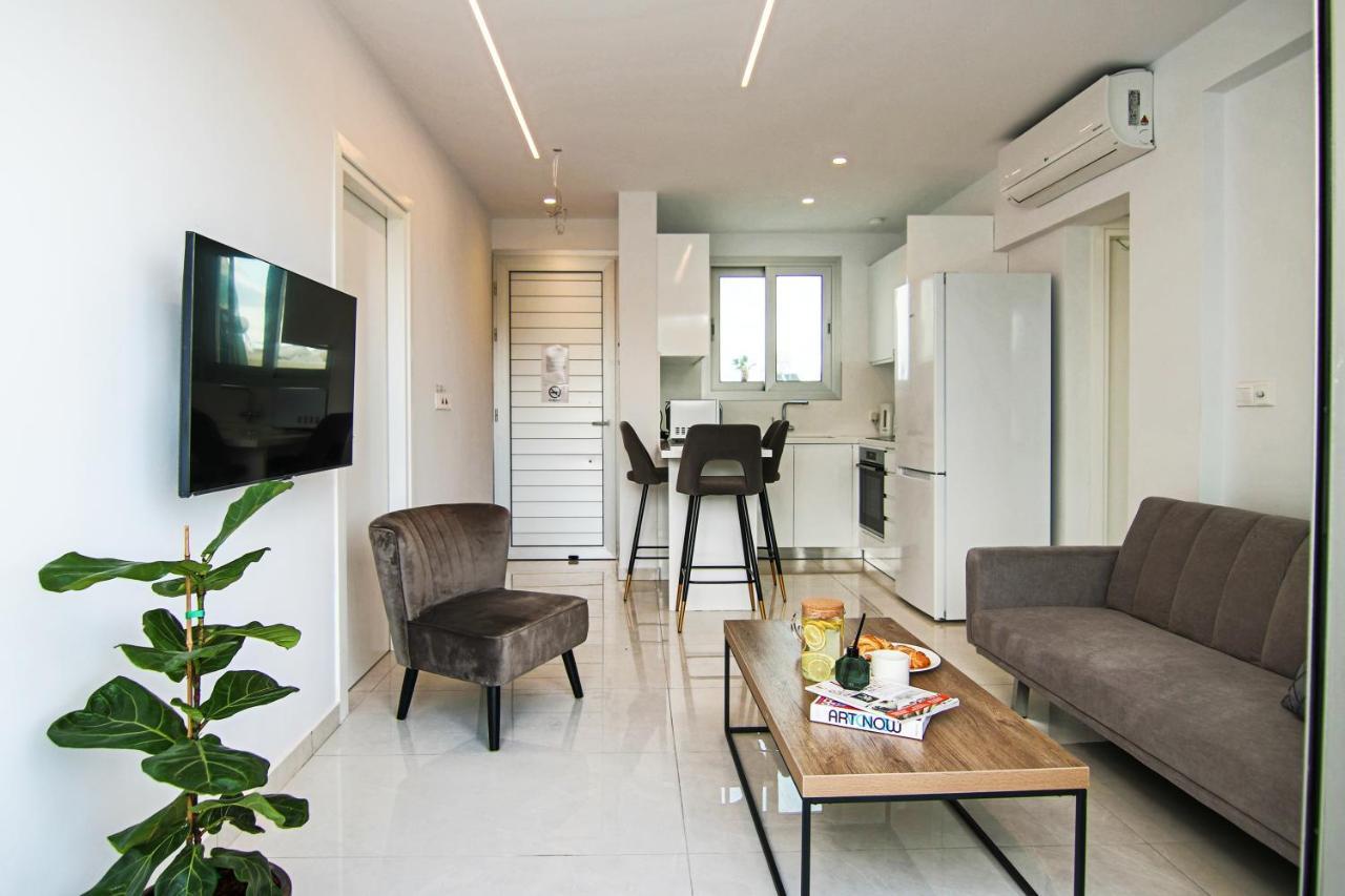 Апартаменты Phaedrus Living - Seaside Executive Flat Harbour 202 Пафос Экстерьер фото